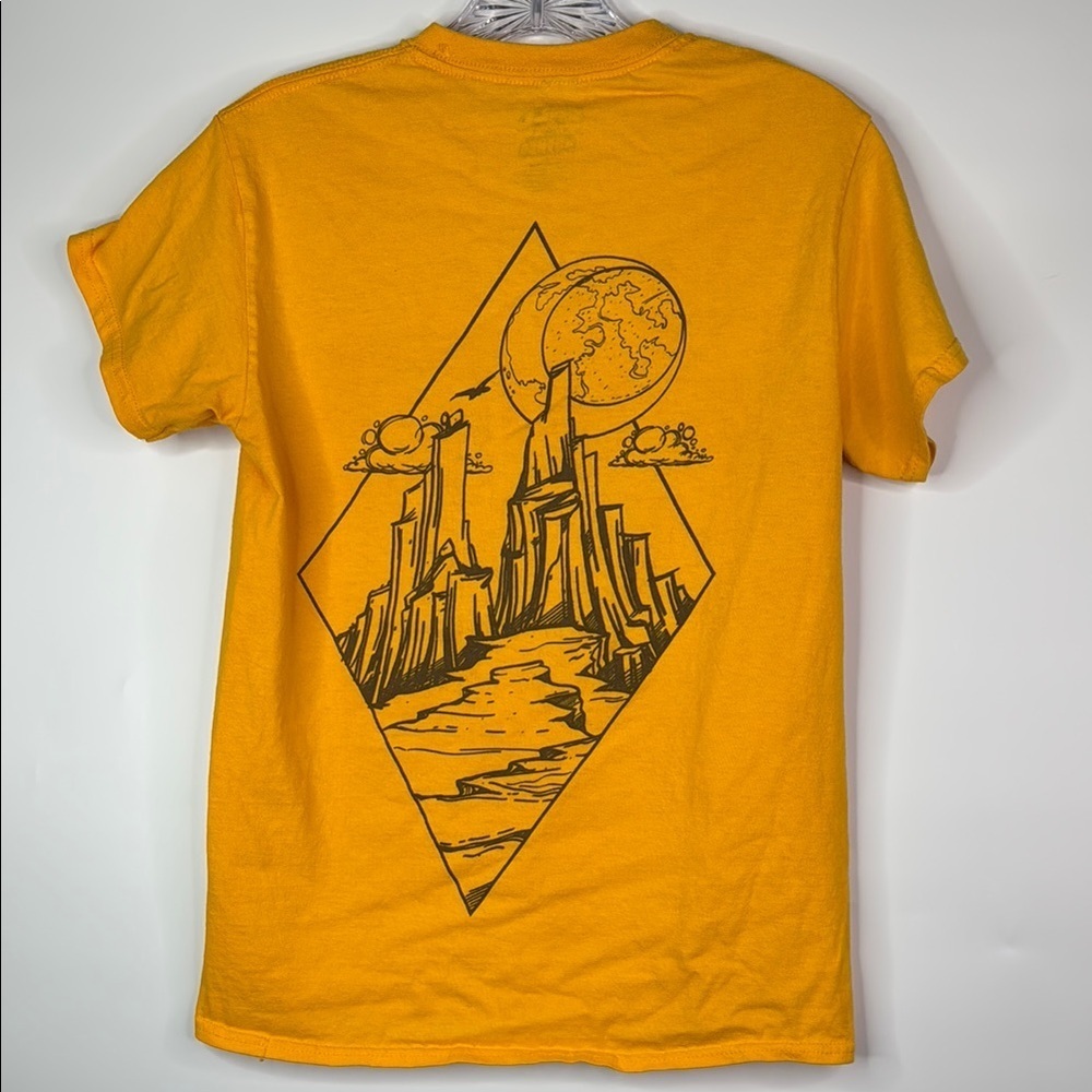 Call Your Mother Alien Planet Earth Yellow Tshirt Size Small